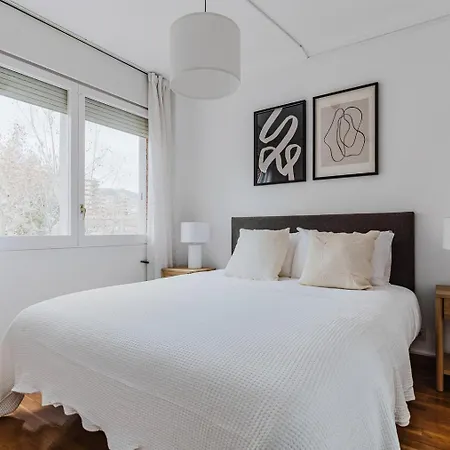 Appartamento Blueground Pedralbes Pool Garden Ac Bcn-175 *