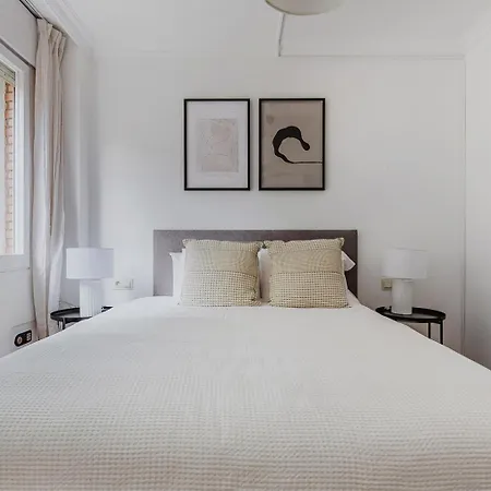Appartamento Blueground Pedralbes Pool Garden Ac Bcn-175 *