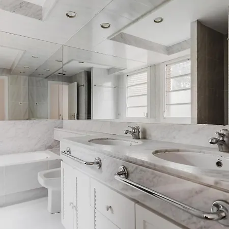 Appartamento Blueground Pedralbes Pool Garden Ac Bcn-175 Barcellona