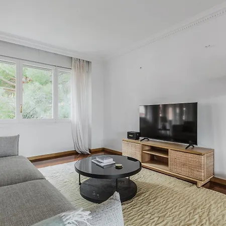 Blueground Pedralbes Pool Garden Ac Bcn-175 Appartamento