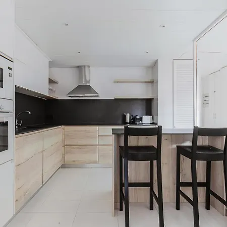 Blueground Pedralbes Pool Garden Ac Bcn-175 Appartement