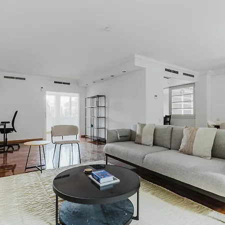 Blueground Pedralbes Pool Garden Ac Bcn-175 Appartement Barcelona